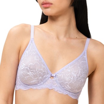 Se Triumph Bh Amourette Charm W02 Lyseviolet E 75 Dame ved Timarco