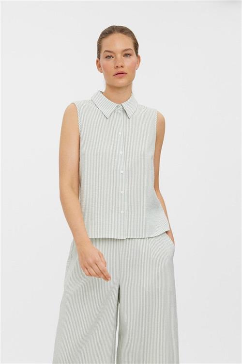 Se Oca Sleeveless Skjorte - Sage - S - Vero Moda ved Teeshoppen
