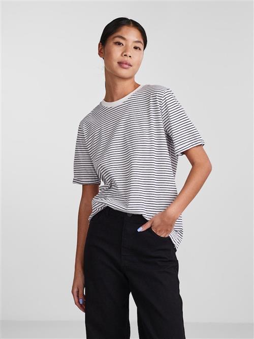 Ria Tee - Bright White/Navy Blue - XL - PIECES