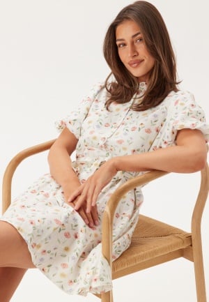 VERO MODA Vmjosie 2/4 SHORT VOLUME DRESS Birch AOP:Flower S
