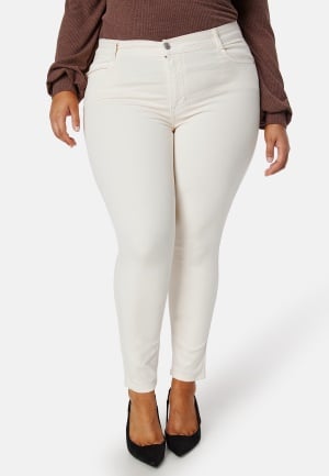 Se BUBBLEROOM Sandy Highwaist Superstretch Light beige 44 ved Bubbleroom