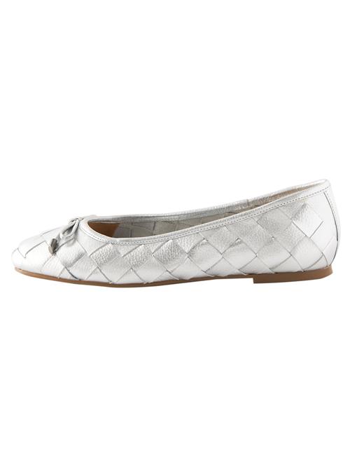 Se Next Ballerinasko 'Forever Comfort®'  sølv ved About You