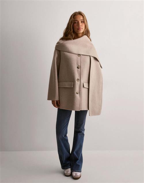 Se Selected Femme - Beige - Slfpam Handmade Scarf Jacket ved Nelly