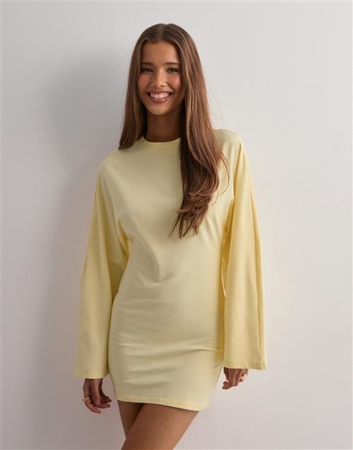 Nelly - Gul - Wide Long Sleeve Dress