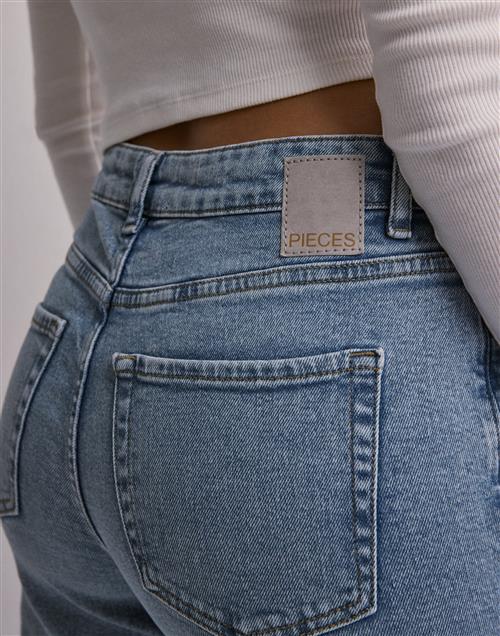 Se Pieces - Blå - Pcbella Hw Tap Ank Jeans LB302 Noos ved Nelly