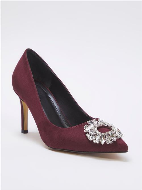 Se Trendyol Pumps  rubinrød / sølv ved About You