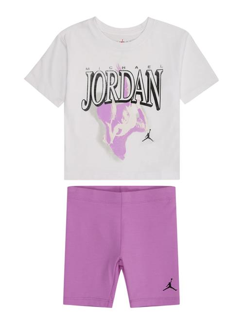Se Jordan Joggingdragt  rødviolet / sort / hvid ved About You