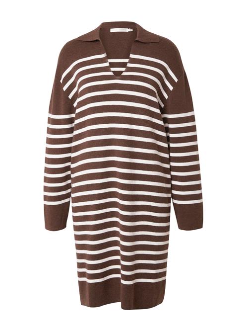 Se InWear Strikkjole 'Ropa'  brun / hvid ved About You