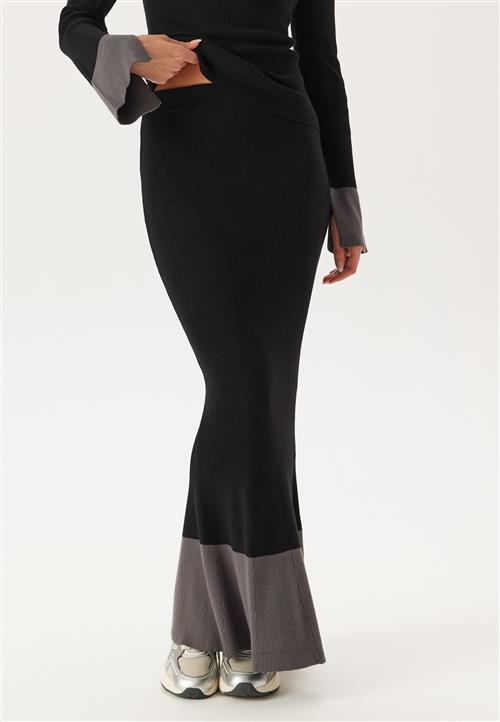 Se BUBBLEROOM Contrast Rib Knitted Skirt ved Bubbleroom