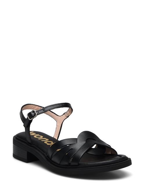 Giovanna Wonders Black