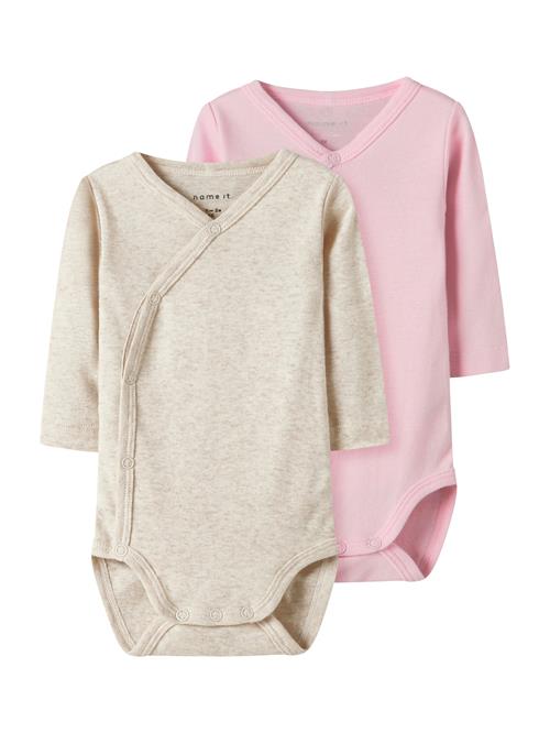 Se NAME IT Sparkedragt/Body  beige-meleret / lyserød ved About You