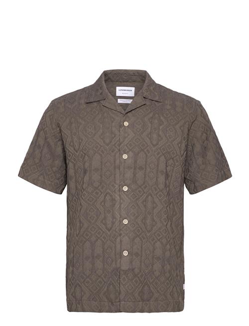 Se Textured Shirt S/S Lindbergh Brown ved Booztlet
