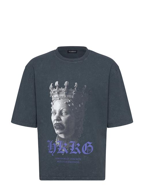 Se Over D Sculpture Tee HAN Kjøbenhavn Black ved Booztlet