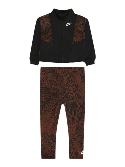 Nike Sportswear Joggingdragt 'SWOOSH'  brun / sort / hvid