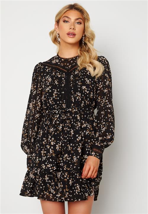 FOREVER NEW Sutton Lace Skater Dress