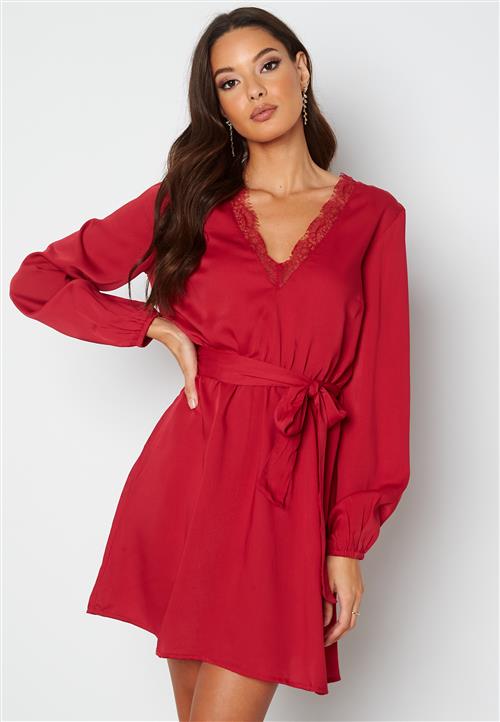 BUBBLEROOM Vallie lace dress