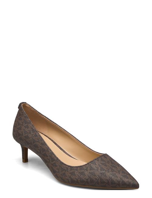 Se Alina Flex Kitten Pump Michael Kors Brown ved Booztlet