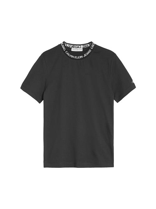 Se Calvin Klein Jeans Shirts  sort / hvid ved About You