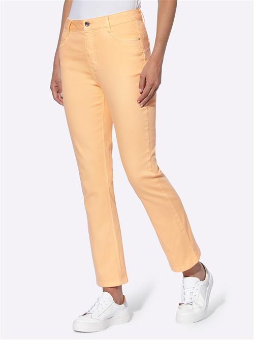 heine Jeans med lægfolder  abrikos