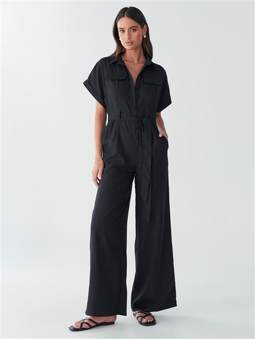 Se BWLDR Jumpsuit 'ARA LINEN JUMPSUIT'  sort ved About You