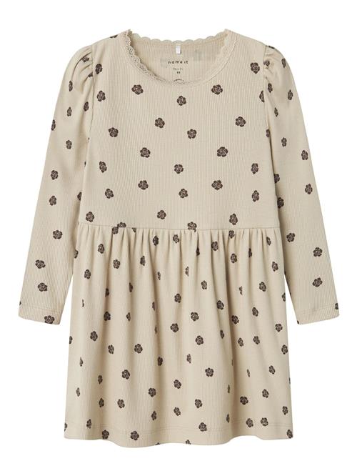 Se NAME IT Kjole  beige / choko ved About You