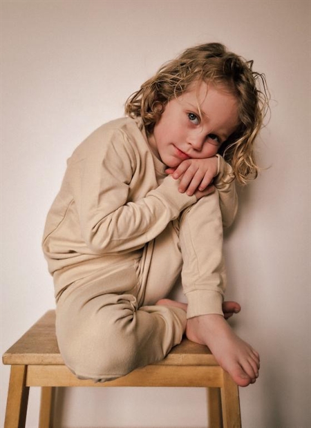 Se BIRKHOLM Sweatshirt Vanilje Beige hos SmartKidz