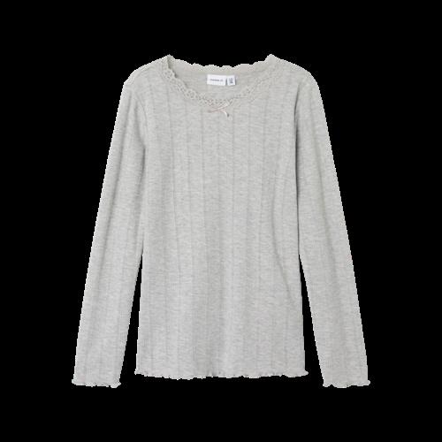 Se NAME IT Hulmønster Bluse Freda Grey Melange hos SmartKidz