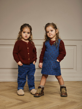 Se LIL ATELIER Strik Cardigan Emlen Lis Spiced Apple hos SmartKidz