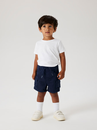 Se NAME IT Cargo Twill Shorts Ben Navy Blazer hos SmartKidz