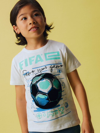 Se NAME IT Fifa T-shirt Adian Bright White hos SmartKidz