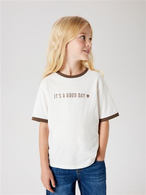 Se NAME IT T-shirt Dalsa Bright White hos SmartKidz