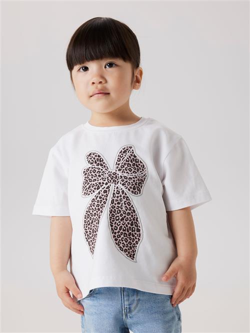 Se NAME IT T-shirt Leoanja Bright White hos SmartKidz