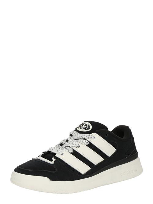 Se ADIDAS ORIGINALS Sneaker low 'FORUM2000'  sort / hvid ved About You