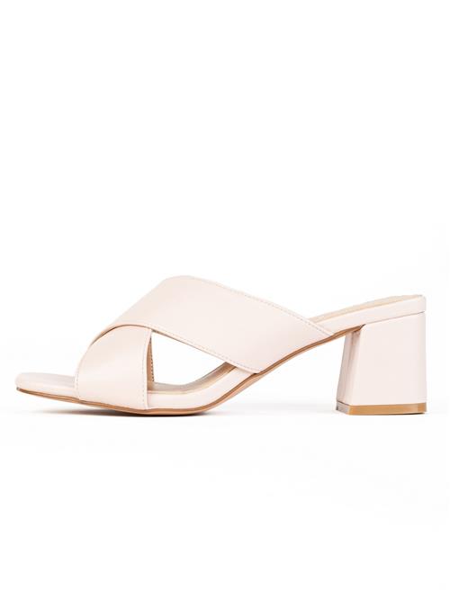 Celena Pantoletter 'Carah'  nude