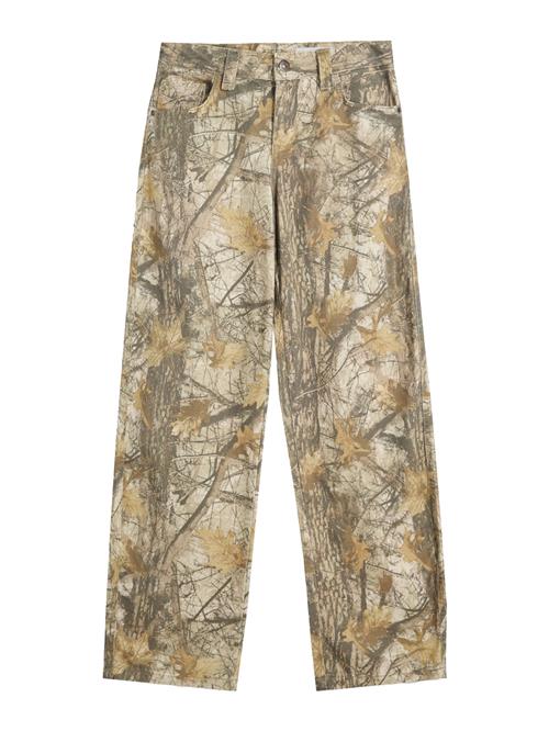 Se Bershka Bukser  lysebrun / khaki / mørkegrøn ved About You