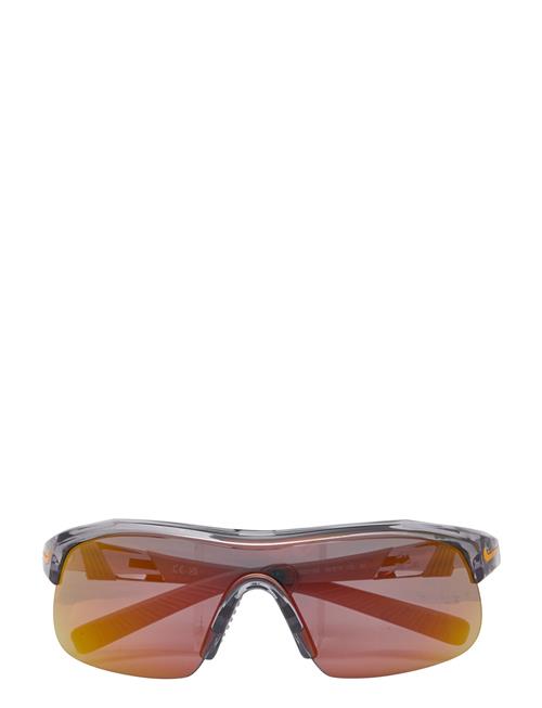Se Nike Show X1 NIKE Vision Silver ved Booztlet