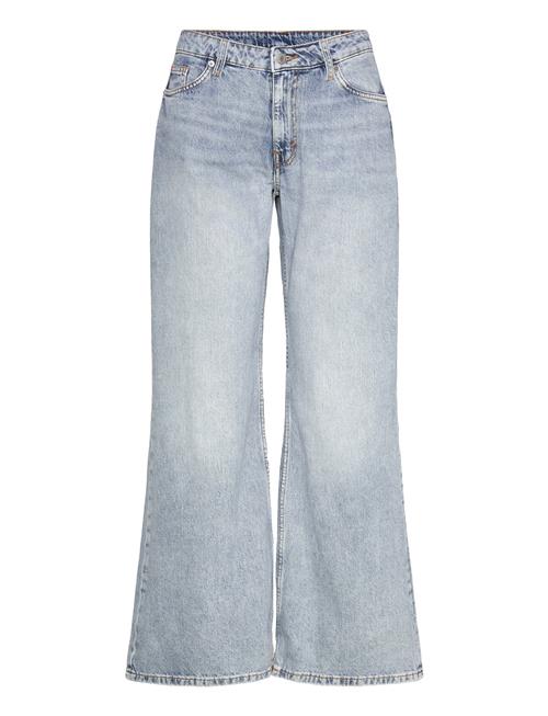 Kiri Low Waist Loose Flared Jeans Monki Blue