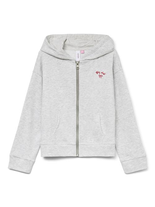 Se Vero Moda Girl Sweatjakke 'VMTrina'  lysegrå / rød ved About You