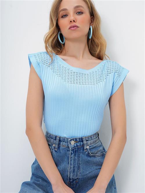 Se Trend Alaçati Stili Pullover  himmelblå ved About You