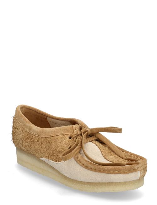 Wallabee. D Clarks Beige