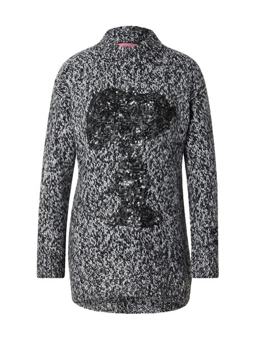 Se PRINCESS GOES HOLLYWOOD Pullover 'Snoopy'  grå / sort / hvid ved About You