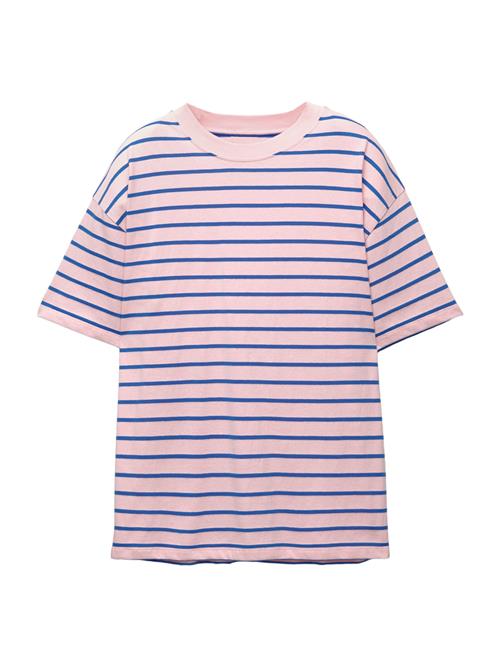 Se Pull&Bear Oversized bluse 'PACIFIC'  royalblå / lyserød ved About You