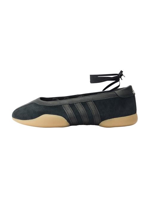 ADIDAS ORIGINALS Ballerinasko med rem 'TAEKWONDO MEI'  sort