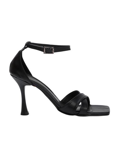 Se Trendyol Sandaler  sort ved About You