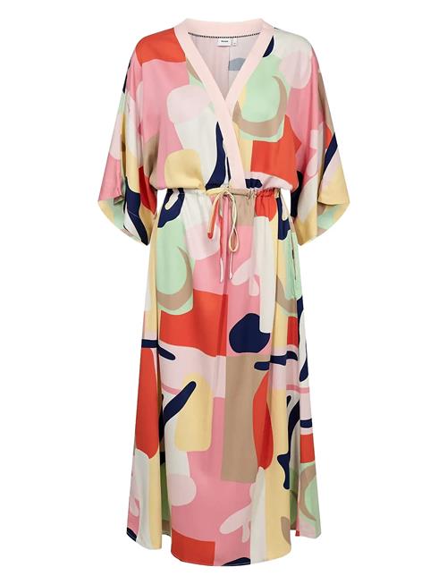 Se Nuulrika Dress Nümph Pink ved Booztlet