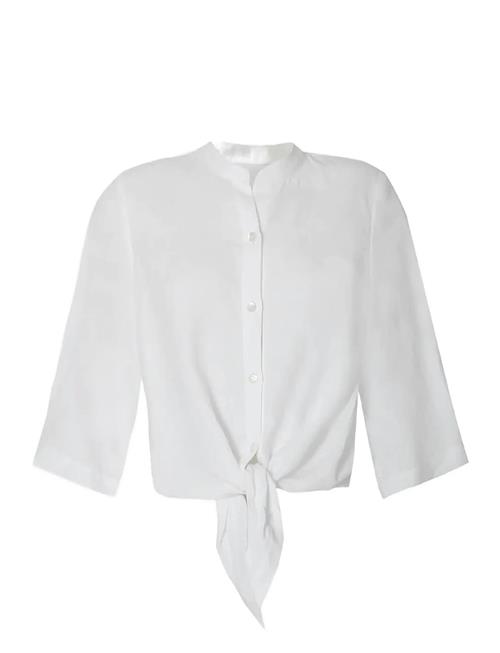 Se Ivette Andiata White ved Booztlet