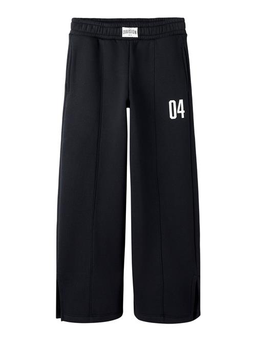 Se NAME IT Wide Sweatpants Odika Black hos SmartKidz