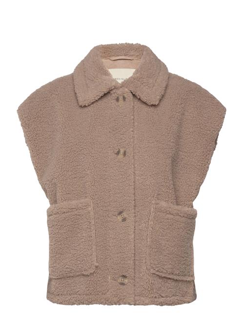 Waistcoat From Freequent In A Soft Faux Fur Material. The Waistcoat Has A Simple FREE/QUENT Beige