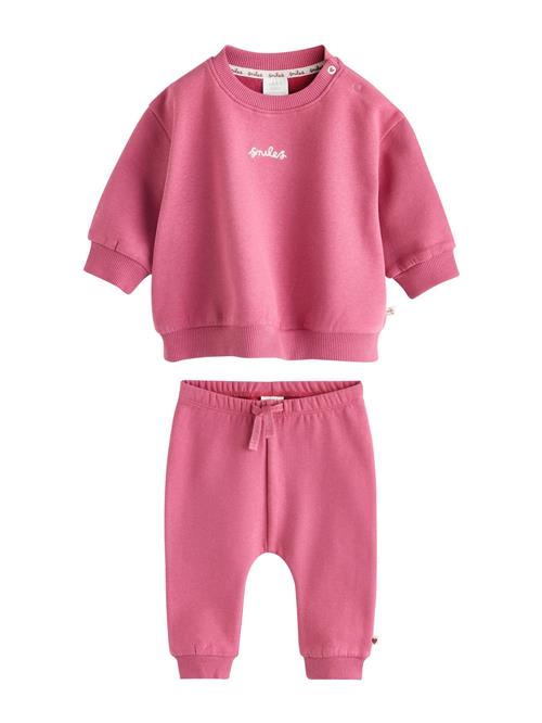 Se Next Joggingdragt  pitaya / hvid ved About You