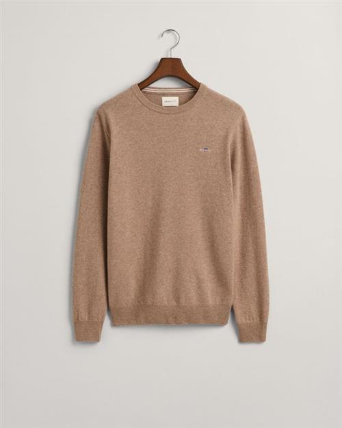 Se SUPERFINE LAMBSWOOL C-NECK hos Din tøjmand